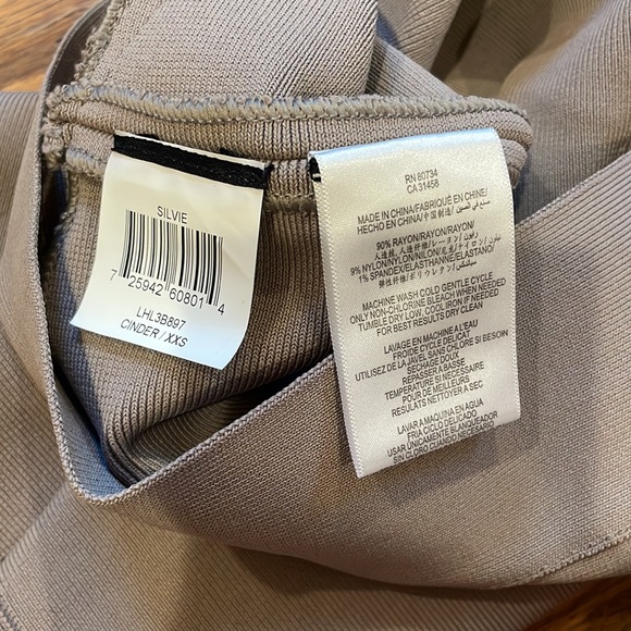 BCBG Maxazria taupe color mini skirt size XXS - Picture 6 of 7